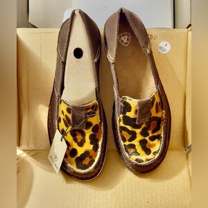 Ariat Women's Cruiser in Chocolate Suede with Leopard print. Sz 6.5 NWT